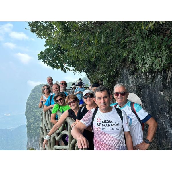 zhangjiajie travel/6-Day 5-Night Zhangjiajie Group Tour Guide | Changsha, Shaoshan, Zhangjiajie, Avatar Filming Location, Tianmen Mountain, Tianmen Cave, Furong Ancient Town and Fenghuang Ancient City
