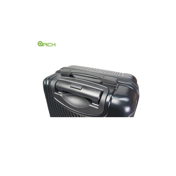 Sturdy Elevated Hard Case Cabin Luggage With Telescoping Handle