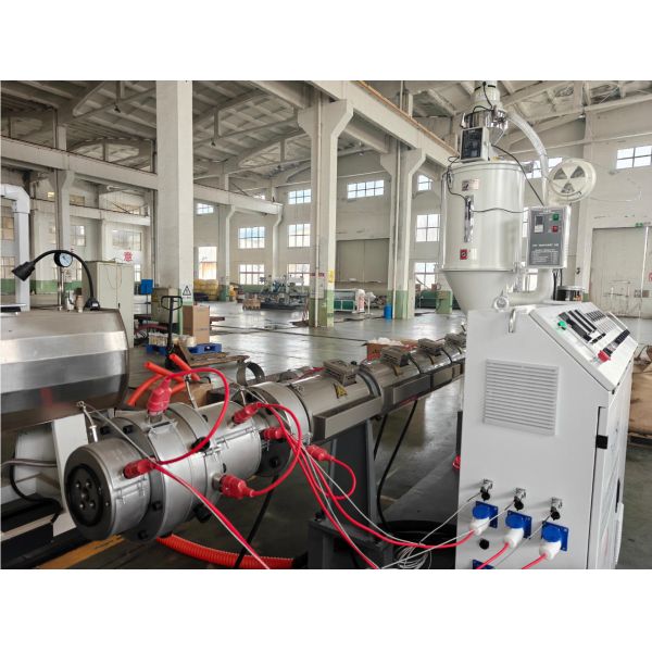 Non-dust Cutting Plastic Pipe Production Extrusion Line Equipped with Water Cooling System Adjustable Flow Enhancing Pipe