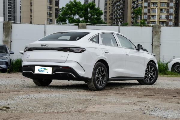 Byd's 1.5L PHEV Sedan Maximum Full Load Mass 2150Kg for Unbeatable Luxury and Comfort
