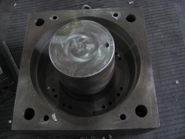 ISO9001 Approval Plastic Injection Molding Machine Low Noise With Human - Computer Interface