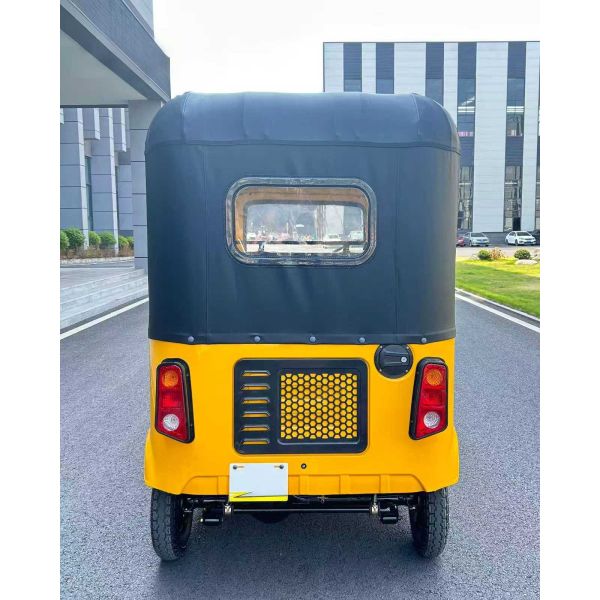 Gasoline K8 Passenger Tricycle Three Wheeler 200cc Water Cooled Engine With Six Passengers And Foot Operated Gearshift
