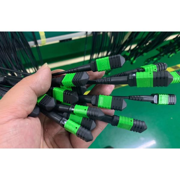 48fibers SMF G657A1 G657A2 MPO-48 MTP-48 APC Ultra Low Loss Optical Fiber Trunk Cable Type A B C