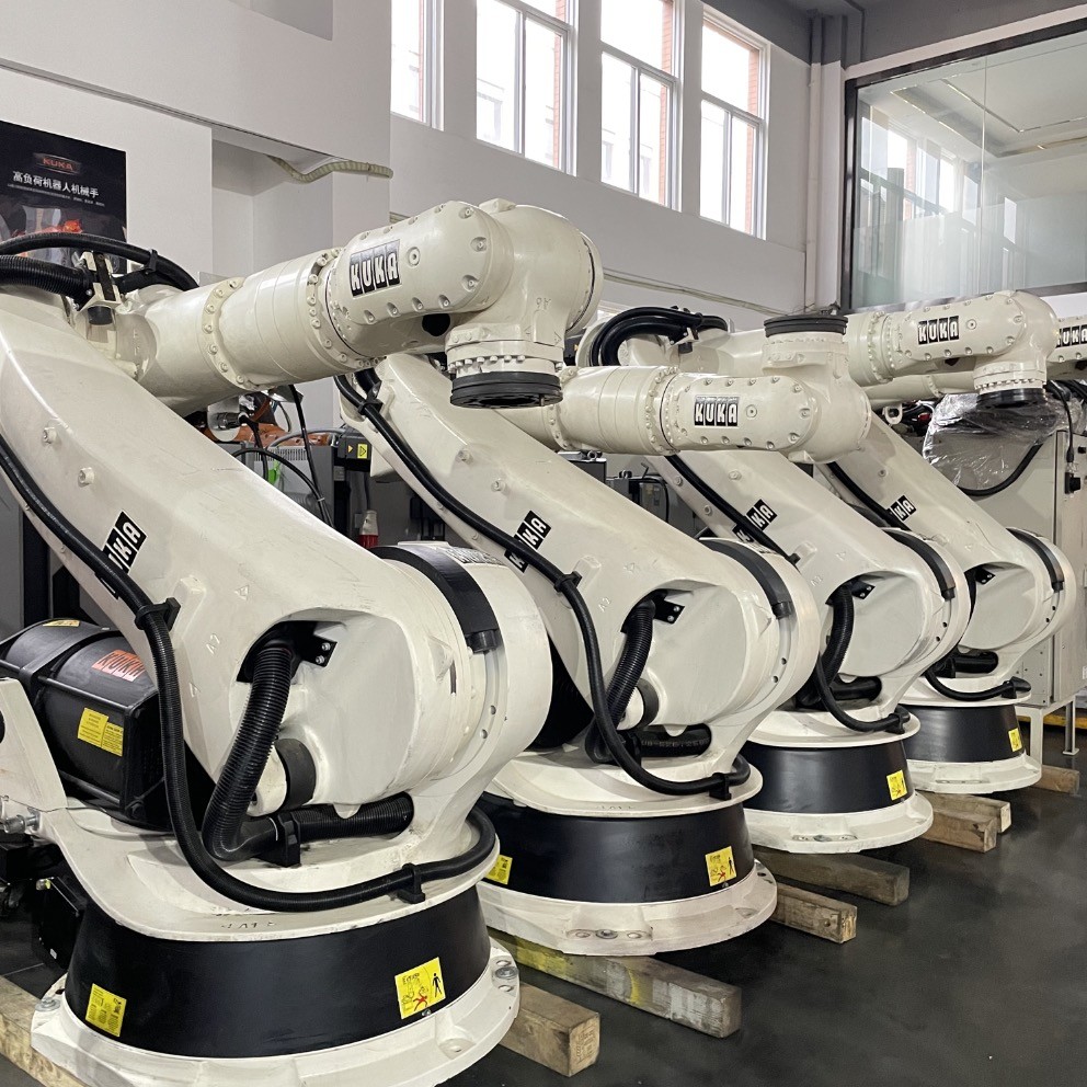 Роботы KR150-2 2000 Kuka монтажа на поле промышленные используемые