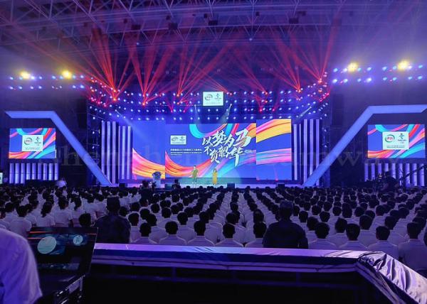 1.875mm Pixel Pitch Indoor Rental Led Display , Led Stage Curtain Screen Customized