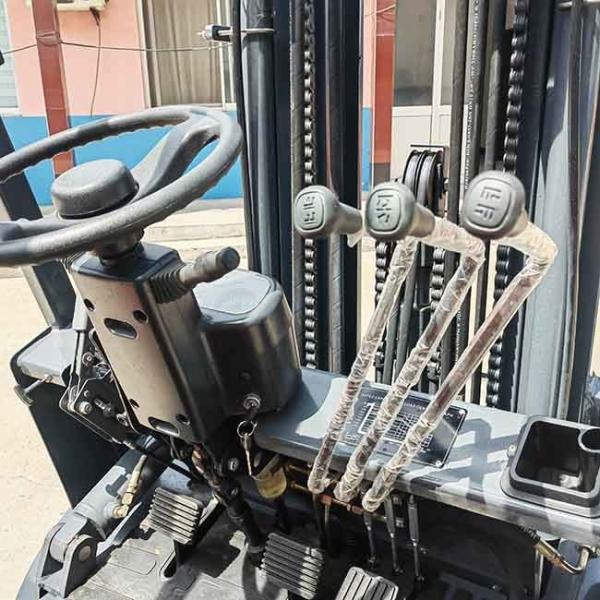 2500kgs 2.5T Diesel Forklift Truck Hydraulic Transmission Yanmar Engine