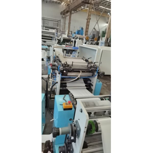 800 Pieces/Min Paper Napkin Folding Machine 1.5kW Tissue Folding Machine 1/8 Folded