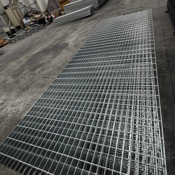 Utility model processing technology Silver steel grating with hot dip galvanized surface