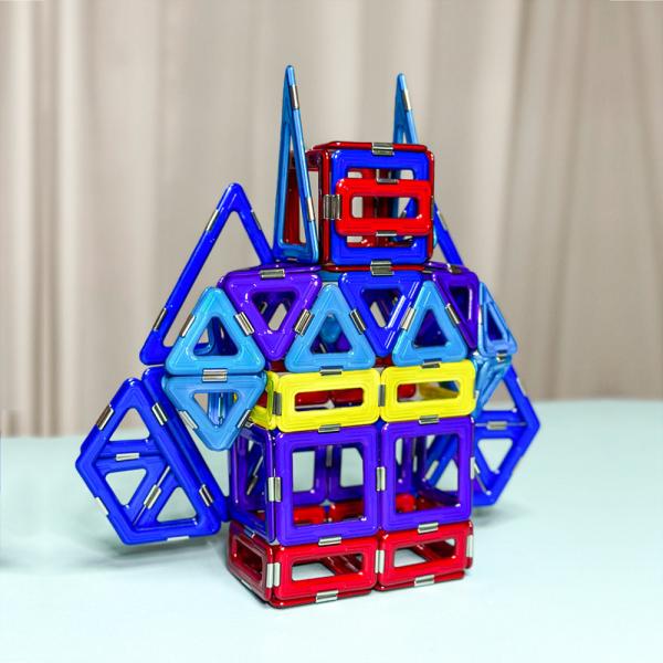 Kids Magnetic Building Blocks Puzzle Toy Future Technology Mecha Batman Shapes