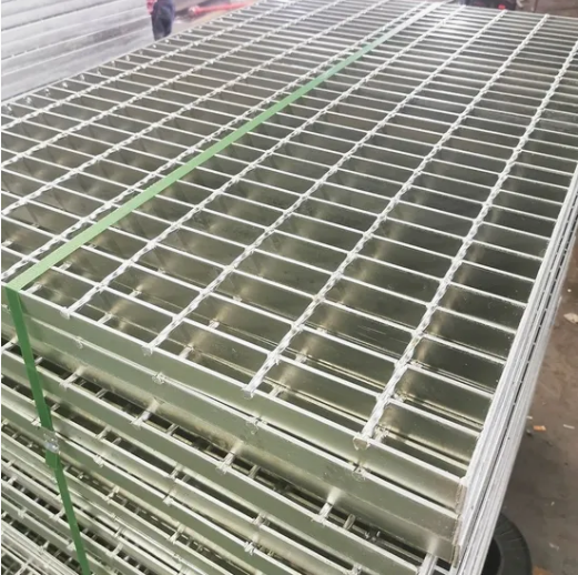 Heavy Duty Steel Bar Grating with Slip-Resistant Surface and Customizable Sizes for Catwalk Deck and Drain Trench Cover