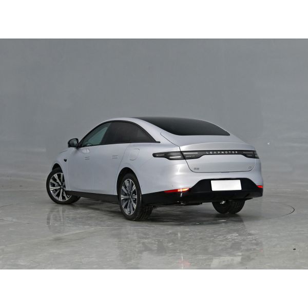 Wholesale Luxury Leap Motion C01 Auto Small Vehicle Electric Fuel Automobile New Leather Seat Covers Decoration Cheap Suv Cars