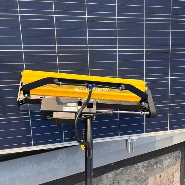 Meilleur procédé de nettoyage Purification par eau froide Panneau solaire avec pôle d'extension télescopique de 24 pieds