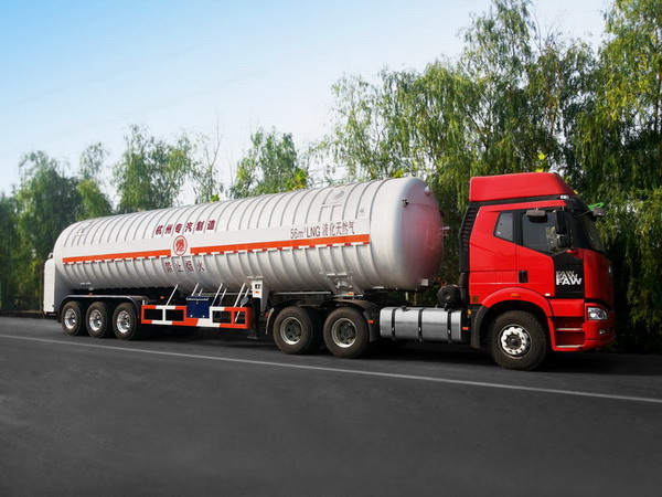 Double Layered Gas Tank Truck 56000L 3x13T FUWA Alxe Cryogenic LNG Tank