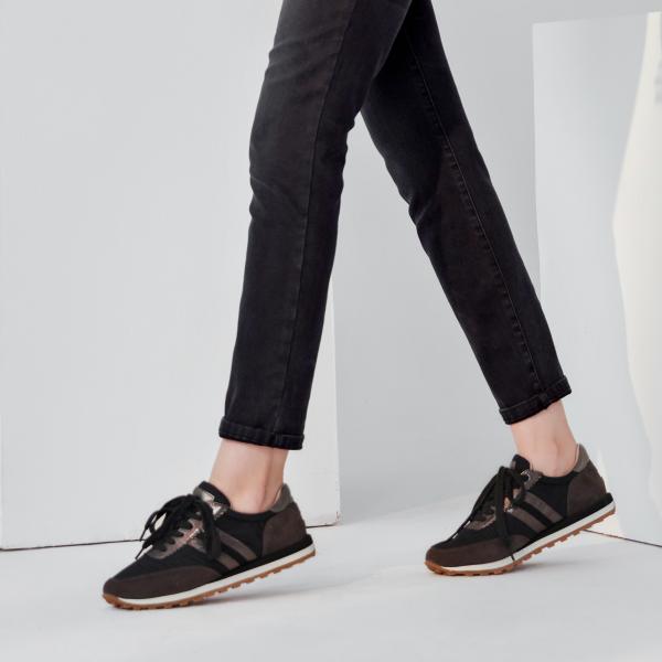 Soft Leather Womens Leisure Shoes 3mm Flat White Slip On Athletic Shoes