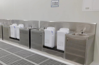 Датчик 2 станций выстукивает медицинскую нержавеющую сталь раковины мытья руки для больницы