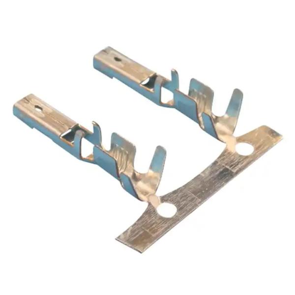 Stampage de terminaux hautement efficace adapté aux matériaux en cuivre