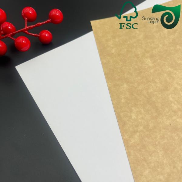 325gm Papier Kraft de qualité alimentaire recouvert de blanc à l'avant et brun à l'arrière Fabriqué à partir de pâte vierge FSC