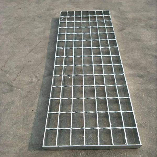 High Bearing T1 Steel Grate Stair Treads 30mm Pitch
