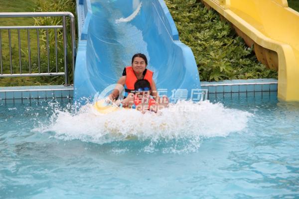 Corrediça branca do parque do Aqua da cor, altura interna das corrediças de água 6m da fibra de vidro do jogo da família para o parque da água