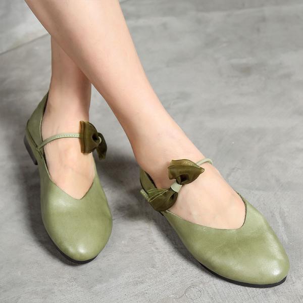S111 Shoes women autumn 2020 new leather white shoes women one word elastic band flowers sweet two-wear sandals women