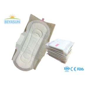 Des serviettes hygiéniques pour femmes respirantes d'une épaisseur de 3 mm et d'une absorption de 130 ml pour une protection de taille régulière