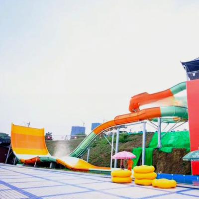 Raft de pele de fibra de vidro Boomerango Slide de parque aquático para adultos