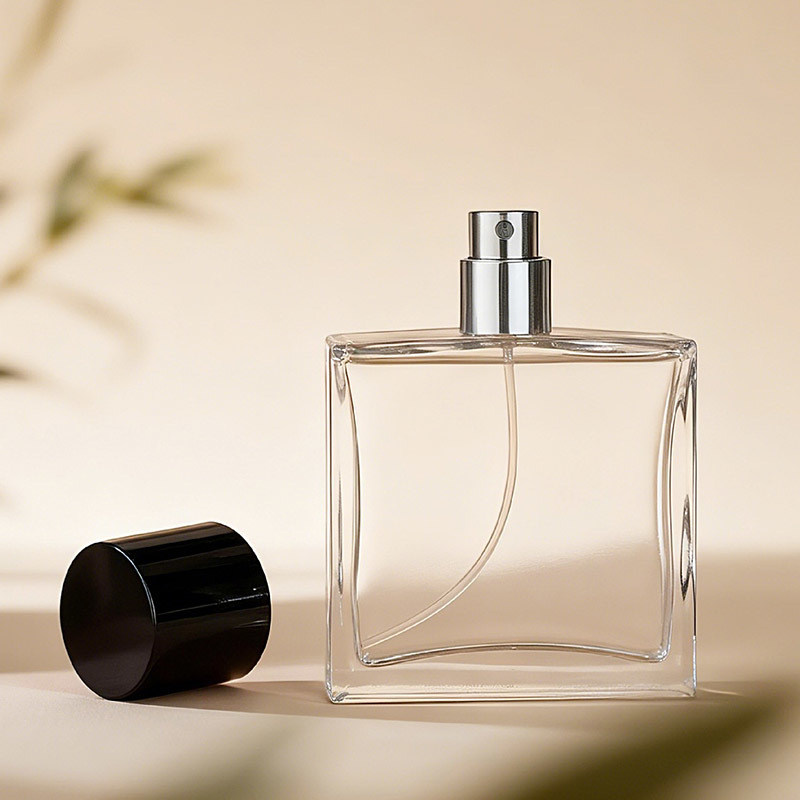 Flat Shape Spraying Glass Perfume Bottles elegant design exquisite craftsmanship