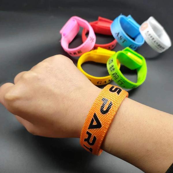Customized Color Multi Color Illuminated Led Bracelet Flash Gifts with Custom Graphic