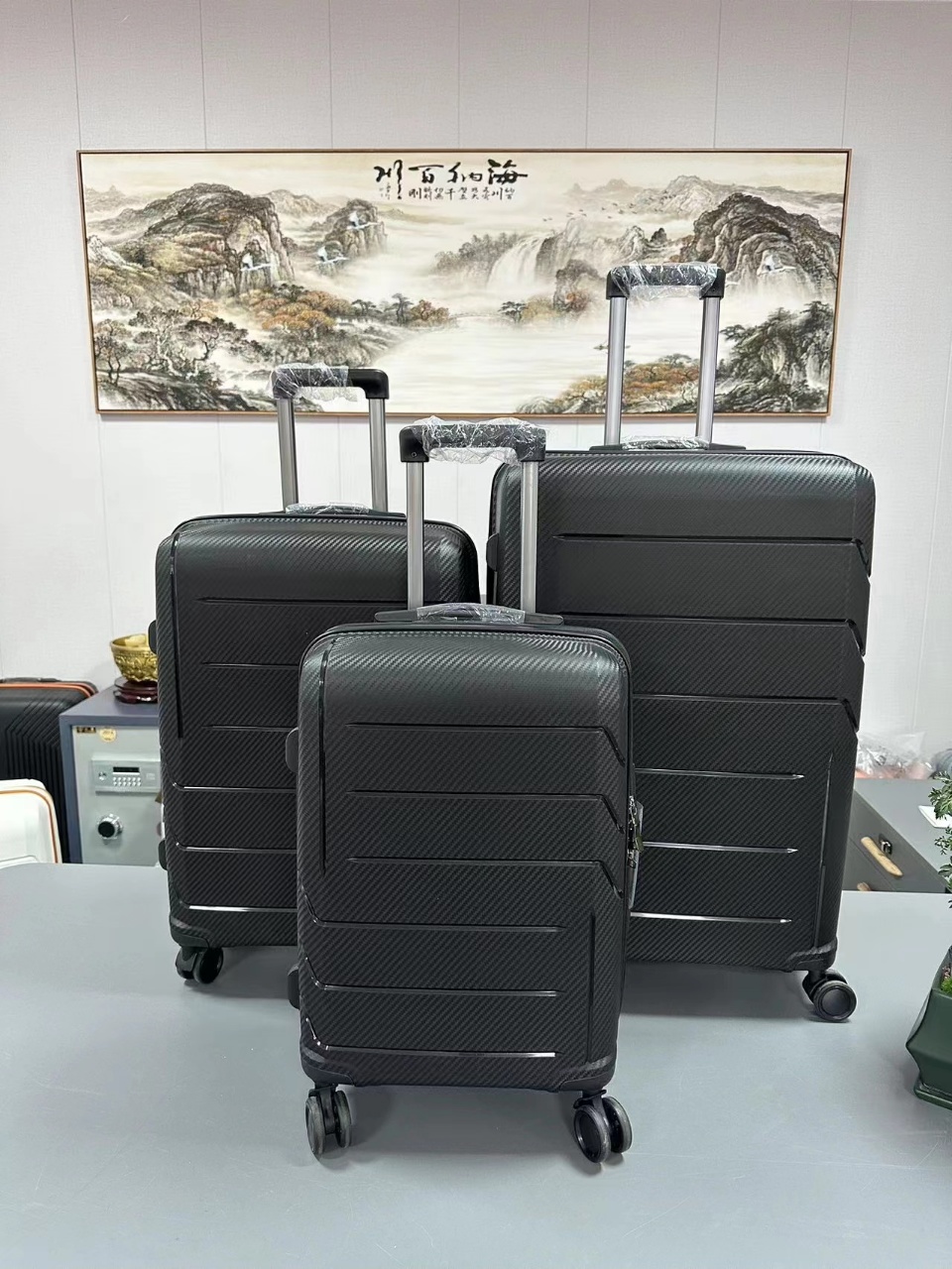Unisex Large Ultra-Durable Resilience Carry-On Luggage Sets High Reliability Spinner Explosion-Proof Zipper PP Material PP