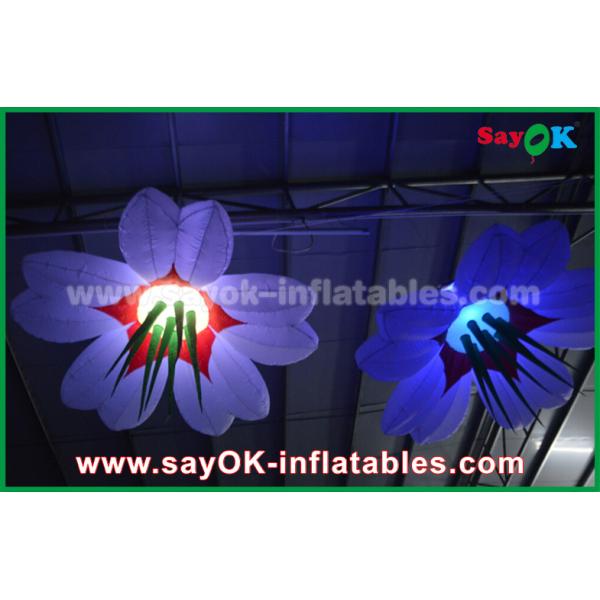 祝祭の装飾のための多彩な掛かるつく膨脹可能な花