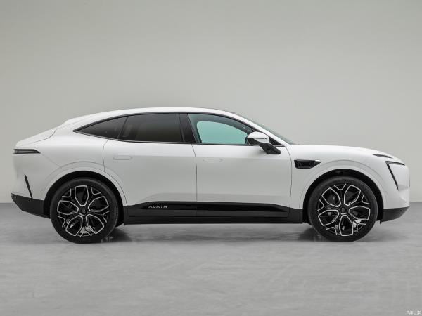 2023 2024 チャンガン アバター 11 0.25h 急速充電 長寿命 デュアルモーター 豪華版 5人座 電動SUV 座席マッサージ機能