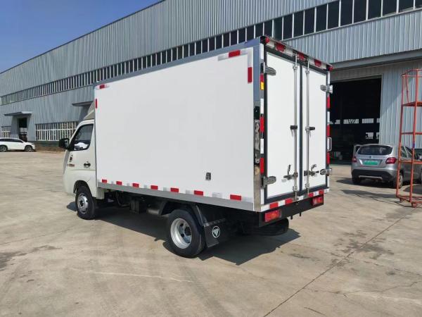 Custom Refrigerated Delivery Vehicles Small Refrigerator Box Truck With 1-10T Capacity