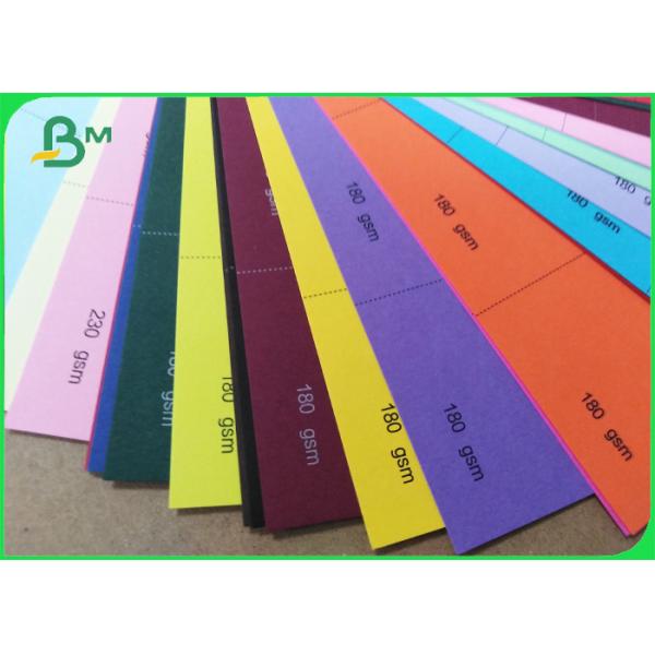 Color cardstock paper 180gsm 220gsm покрасило Cardstock бумагу для приглашений в большей части