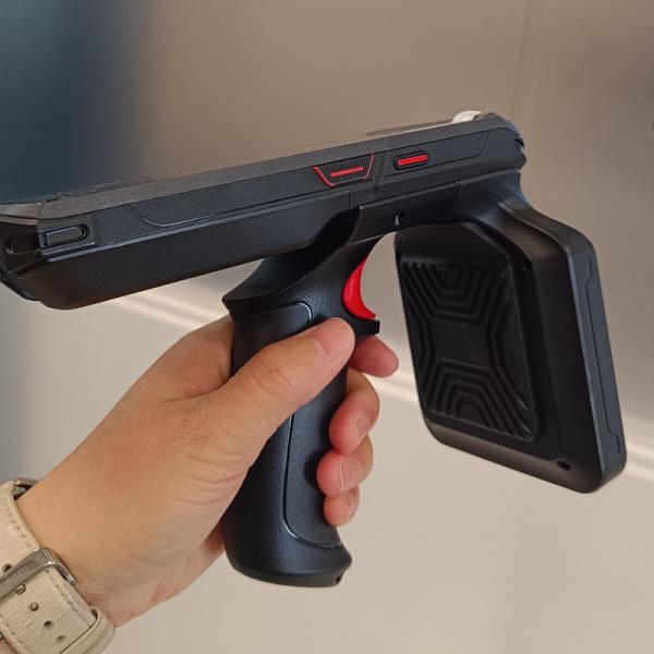 902MHz - 928MHz RFID Scanner Portatif Mobile RFID Scanner 64GB ROM 2D Scanning