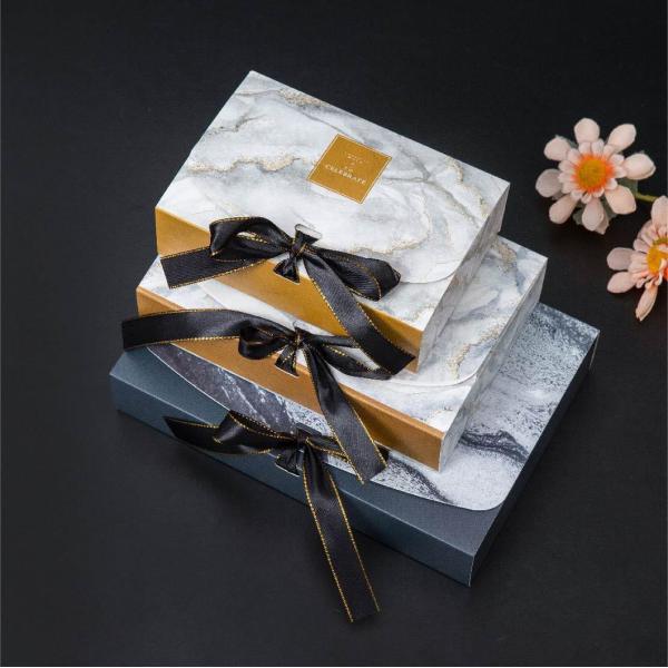 Cosmetic Cardboard Folding Gift Box Perfume Lipstick Paper Carton Box Magnetic Closure