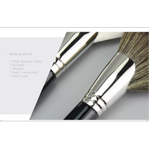 Изготовленный на заказ макияж порошка контура стороны метки частного назначения чистит мягкие синтетические волосы щеткой с деревянной ручкой