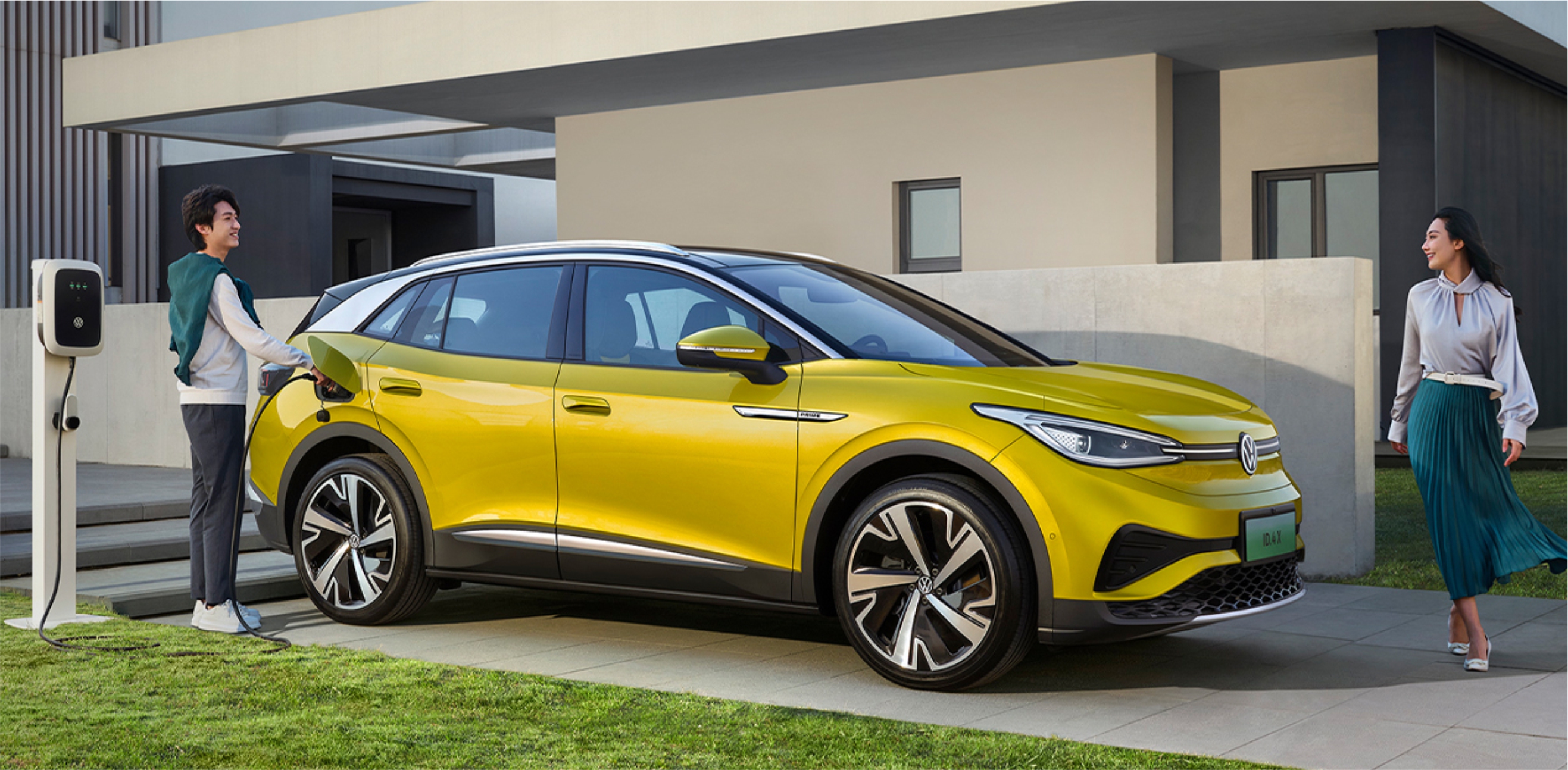 В автомобиле автомобиля EV SUV Фольксваген ID4 x запаса паркуя 600 км дальности для семьи