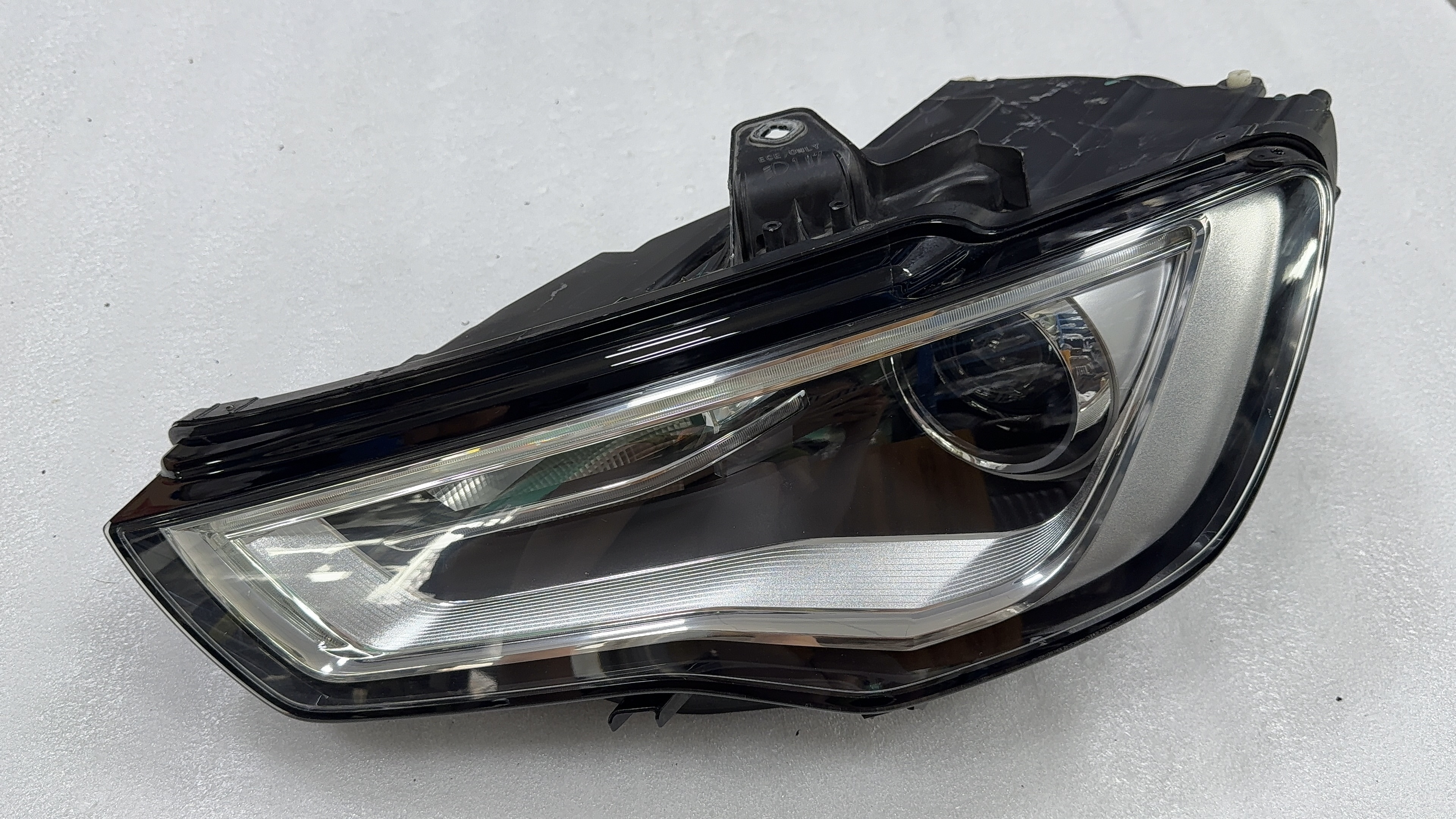 2013 model A3 left side part number: 8V094 1005C