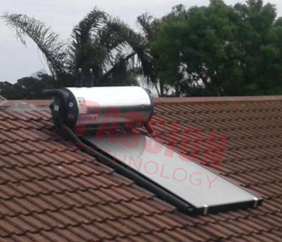 Rooftop Compact Solar Water Heater Blue Titanium Coating Flat Plate Solar Collector