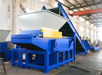 Retalhadora dos filmes plásticos de XRM 1000, retalhadora dos filmes do HDPE do PE dos PP, motor 55KW, Shredding o tamanho 1000*1000 milímetro da câmara