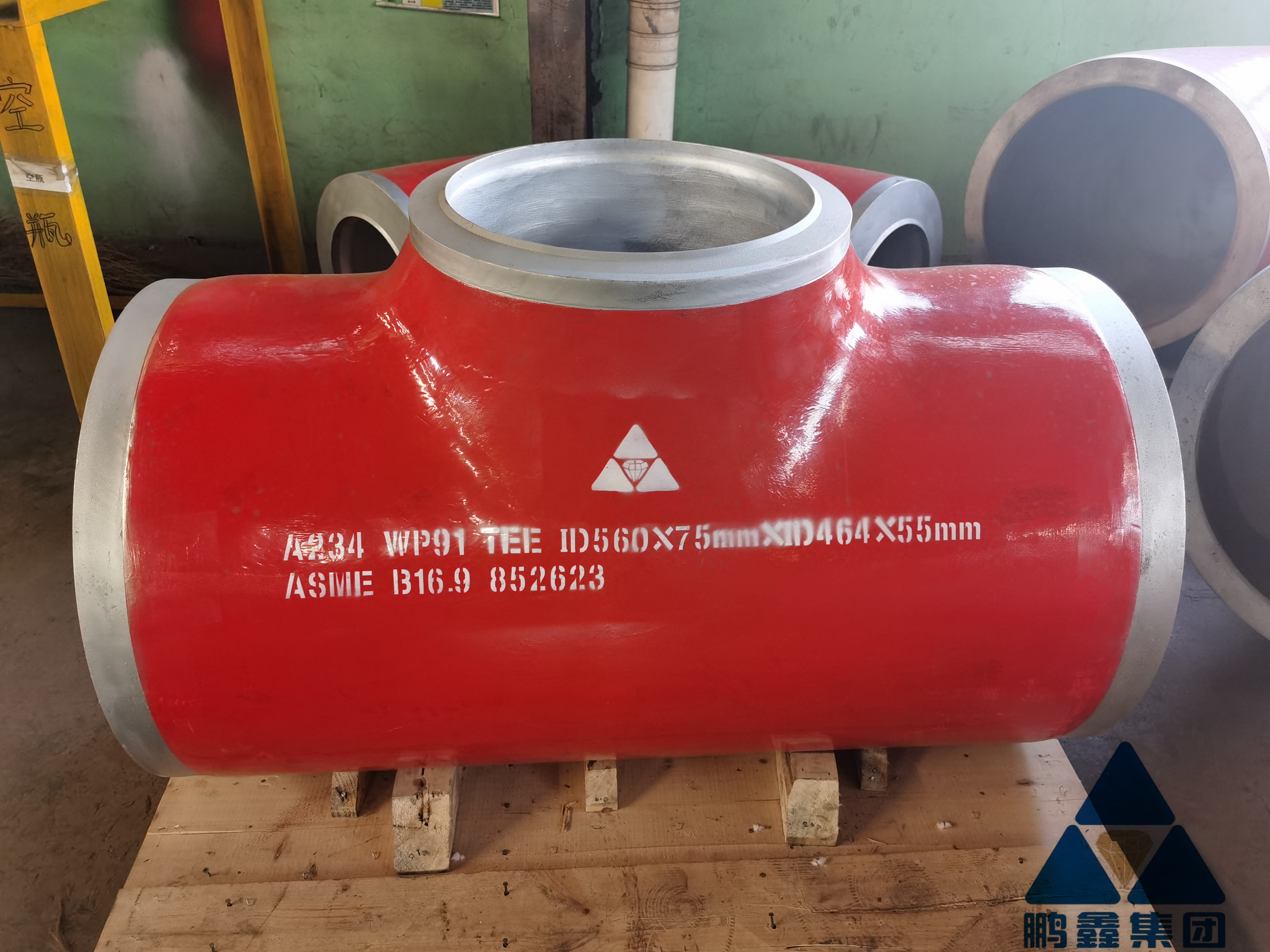 Красный тройник ASME B16.9 A234 WP91 неравный продел нитку уменьшение тройника 560x75mm