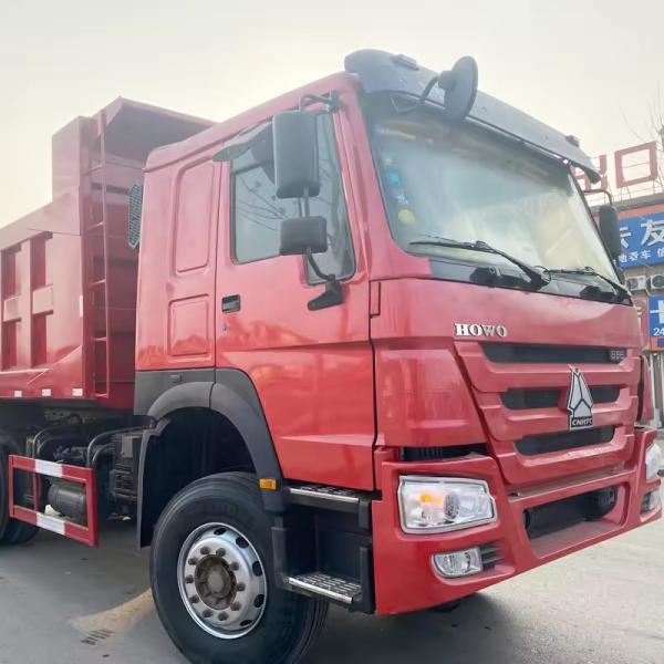 Установка на участке Howo A7 Dump Truck 6x4 с валовой массой транспортного средства 25-30 т