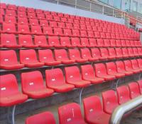 Tribune de stade de football avec sièges fixes en plastique et couleurs personnalisées