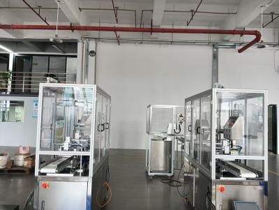 Machine d'emballage automatique à servomoteur pour un accrochage précis et aucune fuite de matériaux pendant le traitement