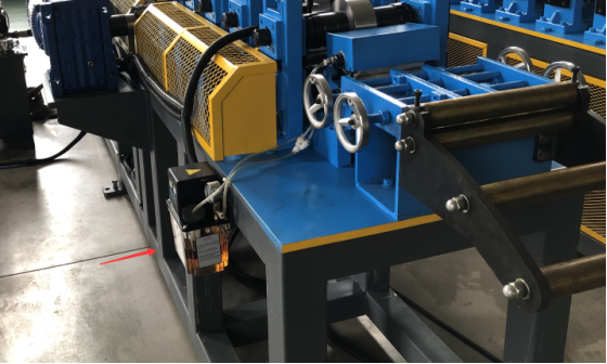 Machine de formage de rouleaux à rouleaux pour murs et plafonds solides et durables