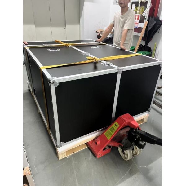 55-inch angled transparent oled touch screen with 43% transparency and 200,000:1 contrast for interactive exhibits