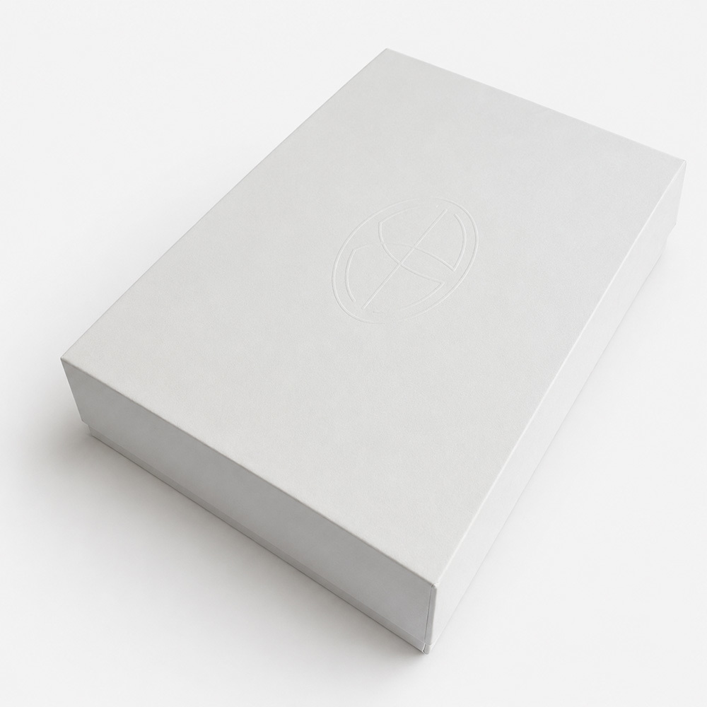 Magnetic Flip Top Gift Boxes with Embossed Logo Flocking Insert Jewelry Cosmetic Packaging