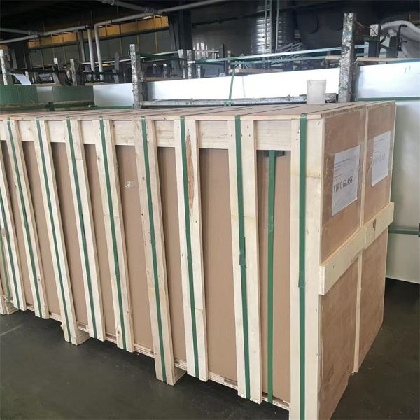 Easy Cut Extra Clear Tempered Glass Low Iron AR Coating Solar Glass Solid