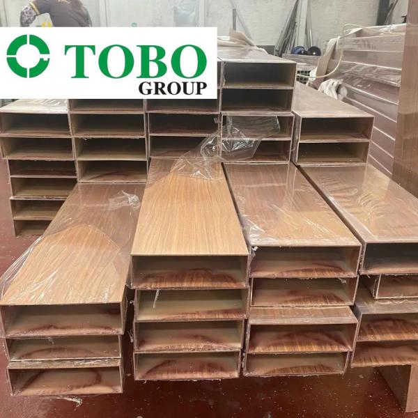 Da construção de alumínio de madeira da liga do perfil da grão de Aksu os tubos retangulares/quadrado de alumínio conduzem o mater 6063 6061 6082 novo
