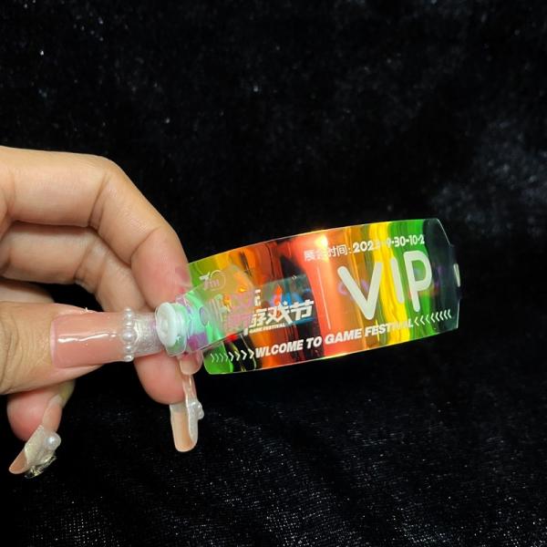 Grátis Pulseira Brilhante Impermeável Logotipo Personalizado Evento Prêmio Prêmio Rainbow Glitter Pulseira de PVC Laser Transparente